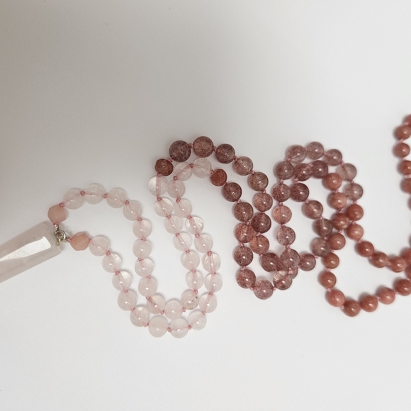 Hand Knotted Rose Quartz, Strawberry Quartz & Thulite 108 bead Mala necklace - Picture 4 of 4